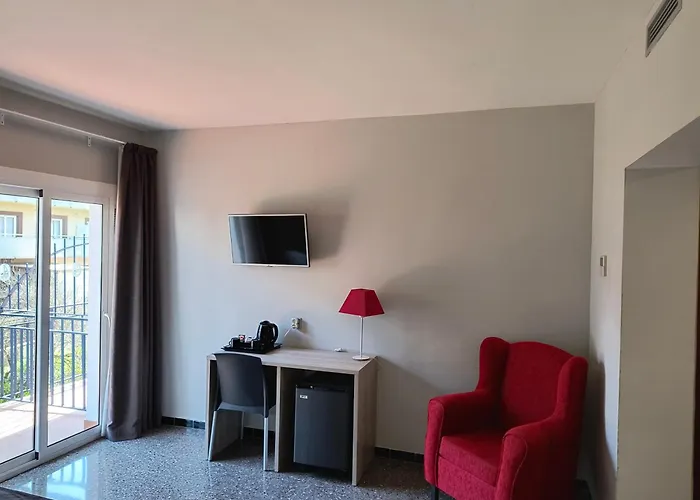 Marblau Tossa Отель 2*